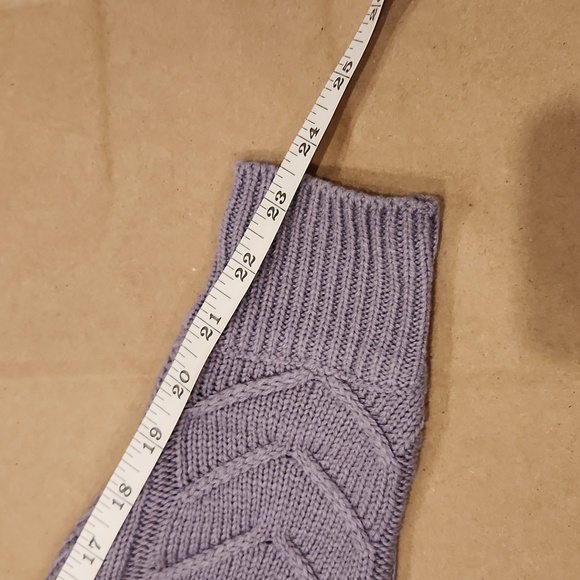 Derek Heart Batwing Sweater - Picture 8 of 9